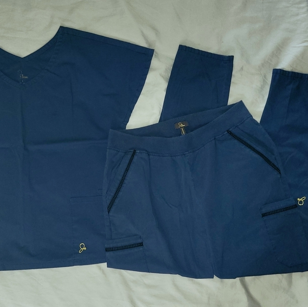 Jaanuu Scrub Set Navy Black & Gold Trim Lrg top & Med pants